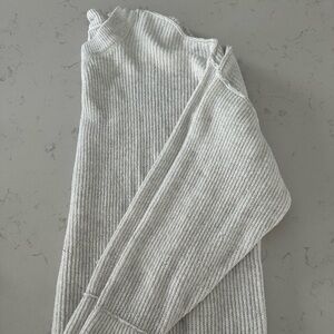 Aerie Light Gray Knit Sweater